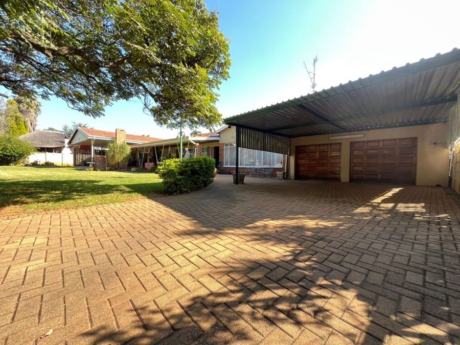 4 Bedroom Property for Sale in Protea Park North West